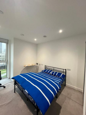 Home Place for Couples and Girls only, London